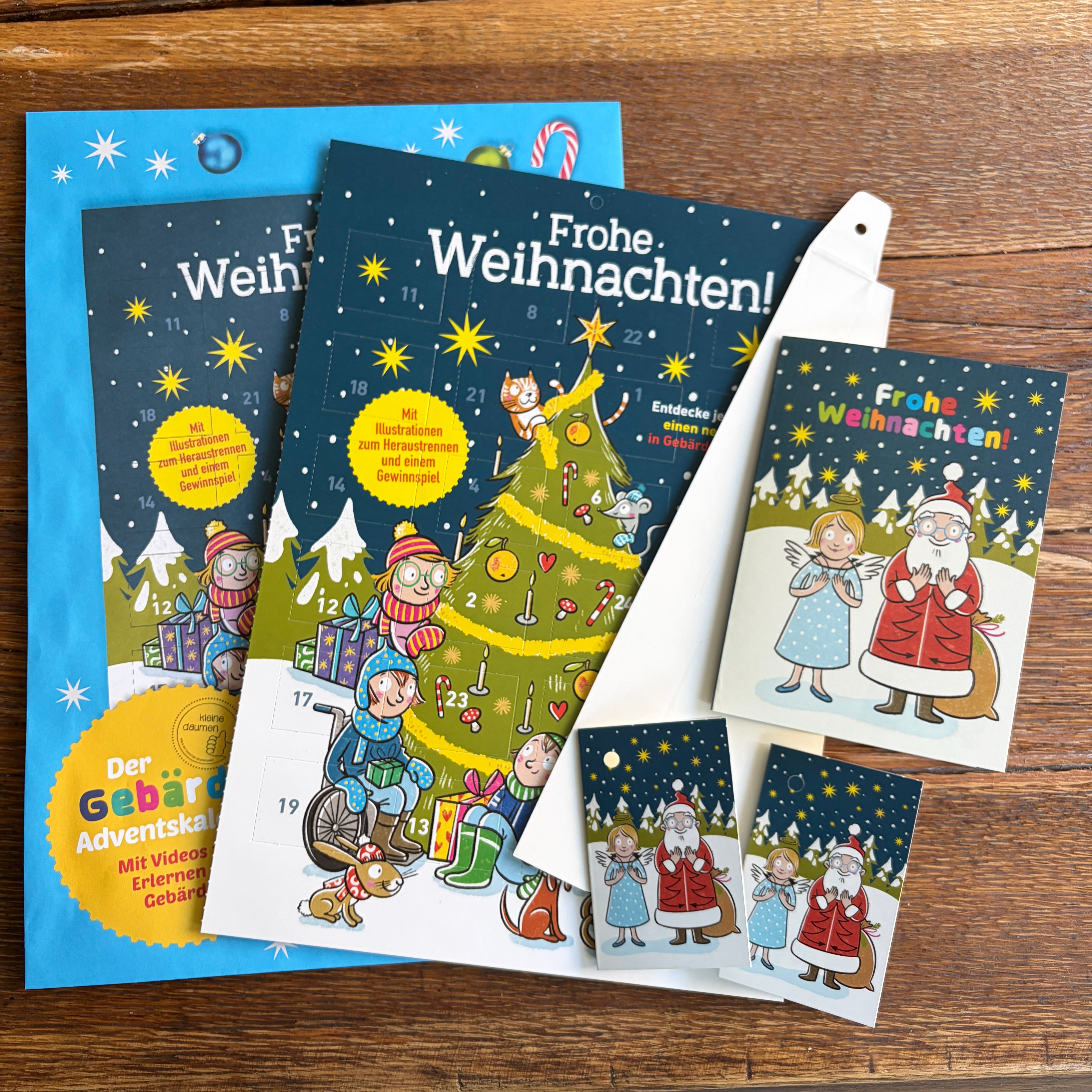 Adventskalender mit Umschlag, Inhalt mit Weihnachtskarte und Geschenkanhängern